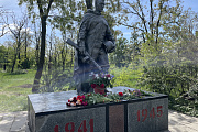 Бойцы батальона «Югра» ко Дню Победы восстановили памятник советским воинам в Авдеевке